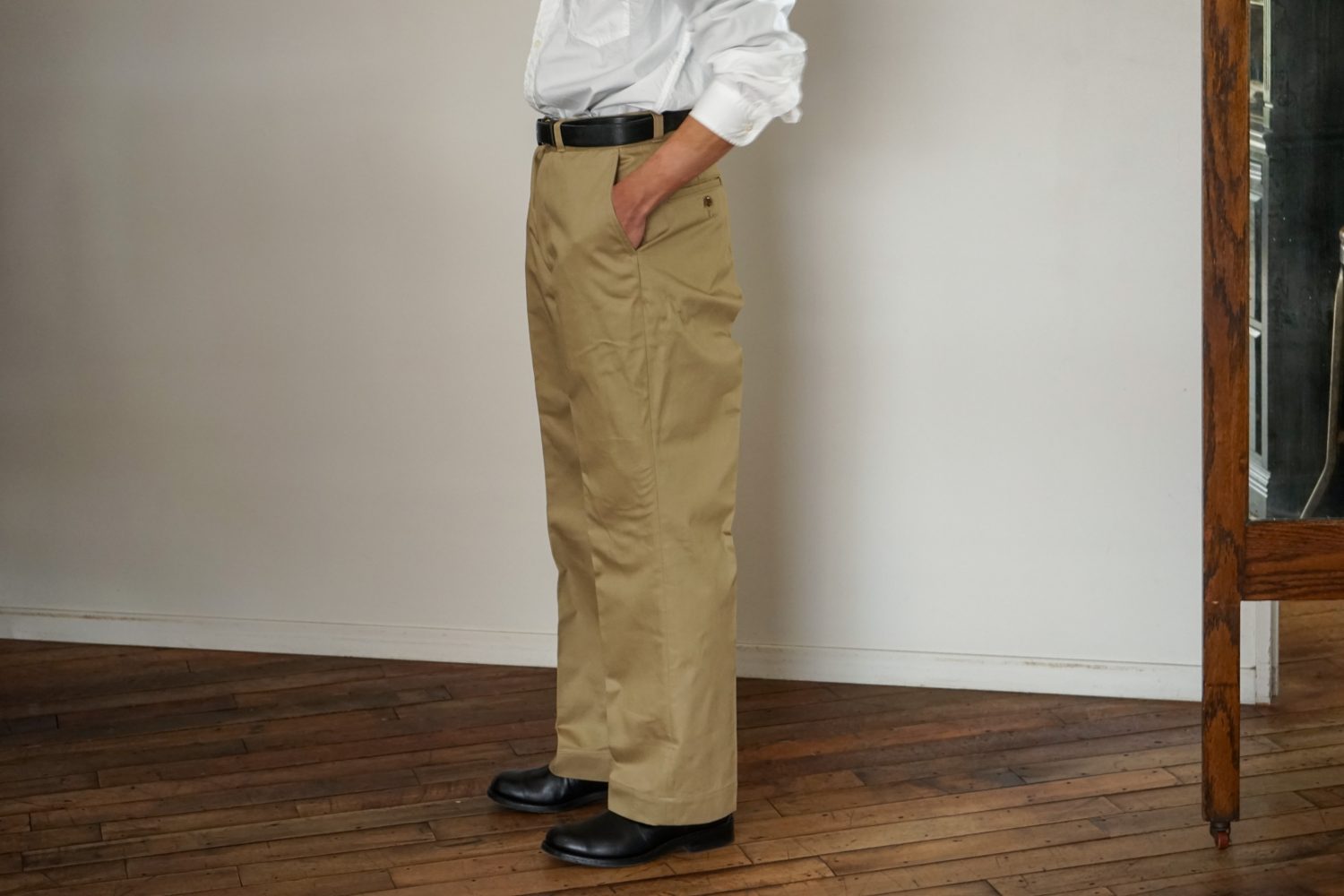 美品 PHIGVEL MAKERS OFFICER TROUSERS - 通販 - pinehotel.info